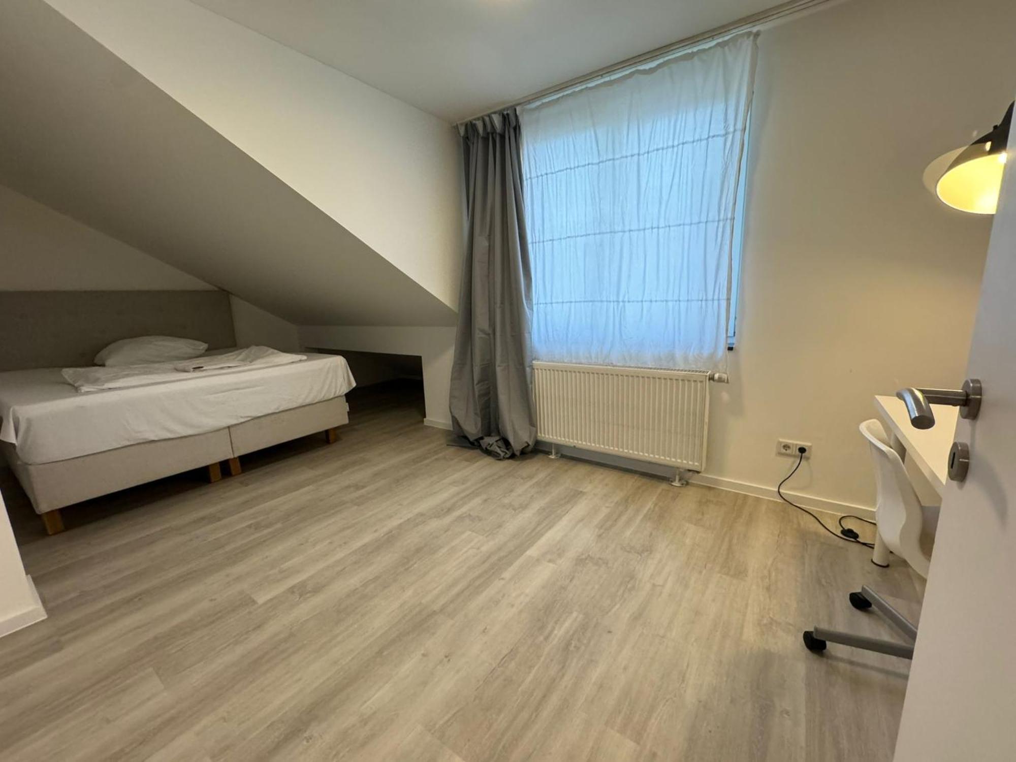 Schwalbacher Residenz Frankfurt nad Mohanem Pokoj fotografie