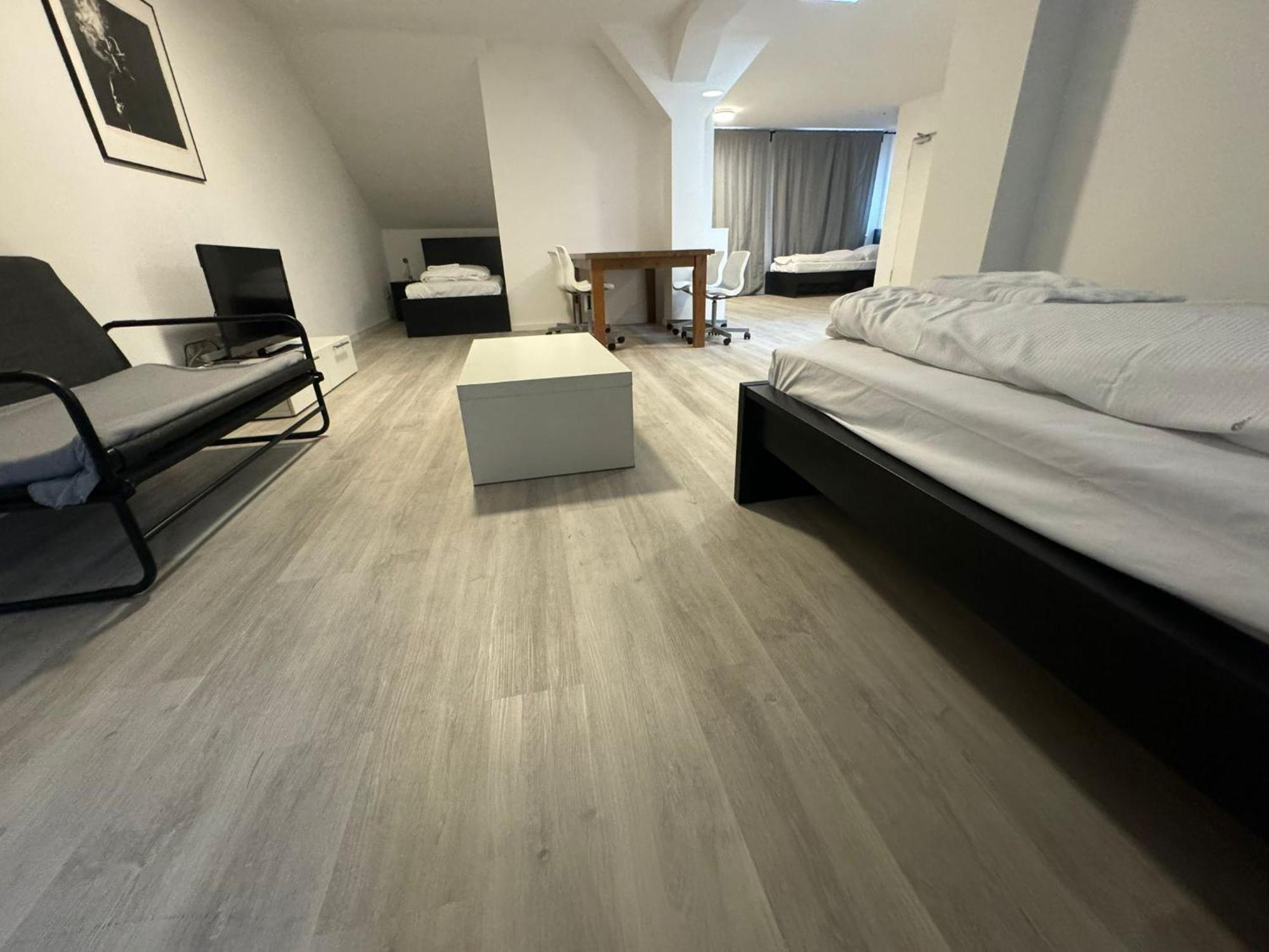 Schwalbacher Residenz Frankfurt nad Mohanem Pokoj fotografie